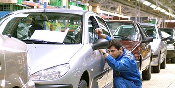 خودروسازان دنبال قیمت گذاری خودرو  با نرخ ارز آزاد هستند