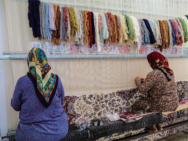 چرا استادکاران فرش ایرانی راهی کشورهای همسایه می‌شوند؟