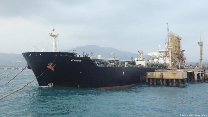 ۱۰۴ میلیون بشکه نفت ایران روی دریا