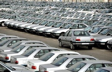 چه تعداد خودرو در پارکینگ‌ خودروسازهاست؟ + اینفوگرافیک