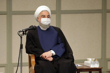 روحانی بالاخره در یک مراسم رسمی دیده شد + عکس