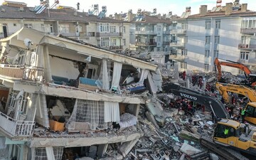 افزایش کشته‌های زلزله ترکیه و یونان به ۵۳ کشته