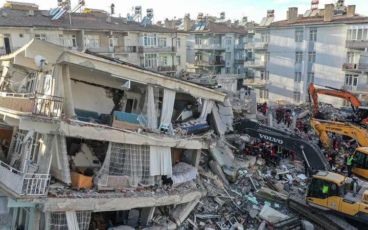 لحظه وحشتناک وقوع زلزله شدید در استانبول + فیلم