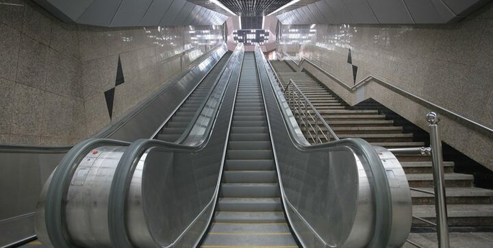 استفاده از پله برقی ‌های ساخت داخل در ایستگاه‌های خط ۷ مترو تهران

