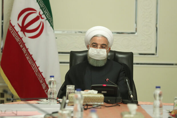 
روحانی: دولت تدبیر و امید شرایط اقتصادی بی‌نظیری را بوجود آورد/ در دولت قبل مردم برای کالای اساسی صف می بستند اما  الان صف نداریم