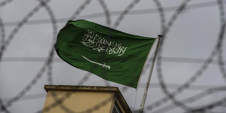 عربستان سعودی از آتش‌سوزی در یکی از پایانه‌های نفتی جازان خبر داد
