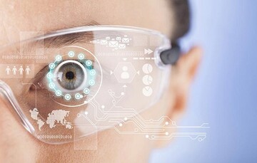 عینک هوشمندی که مقابل چشمانتان صوت را تبدیل به متن می‌کند
