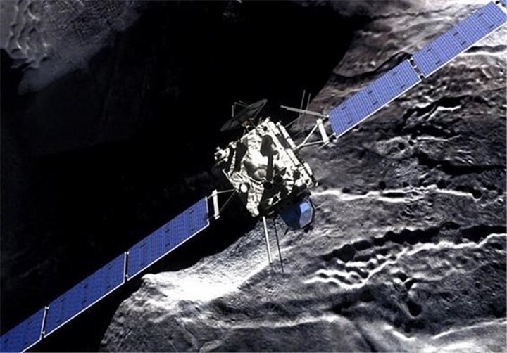 چین از سطح ماه نمونه به زمین می آورد