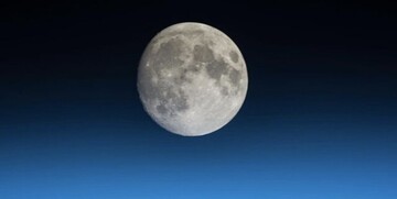 منظره‌ای شگفت انگیز از ماه کامل از زاویه دید ایستگاه فضایی بین‌المللی