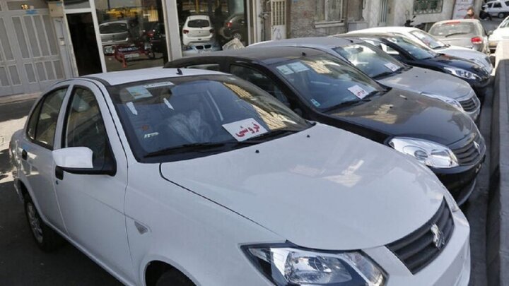 تکلیف خودروسازان به عرضه خودرو در بورس کالا با قیمت مصوب
