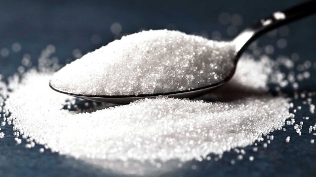 مسئولان کمبود شکر را قبول نمی‌کنند