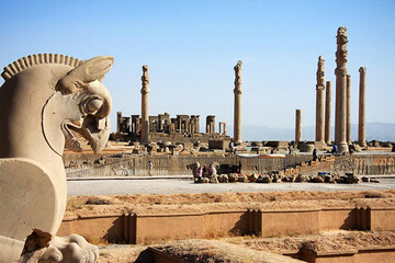 شکست طلسم کنسرت در تخت‌جمشید/همایون شجریان در معروف‌ترین بنای تاریخی ایران می‌خواند