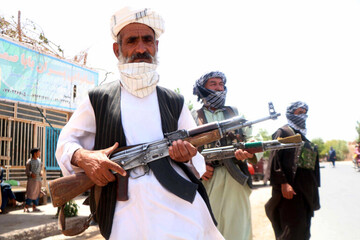 ورود طالبان به کنسولگری ایران در مزارشریف + فیلم