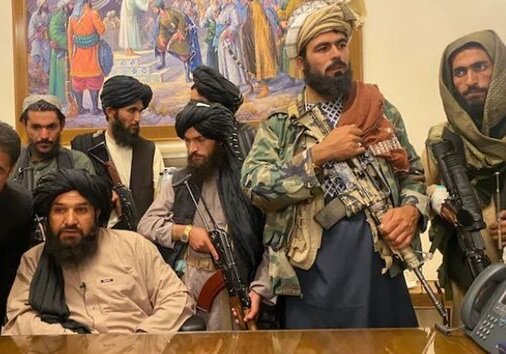رمز پیروزی بدون خونریزی طالبان