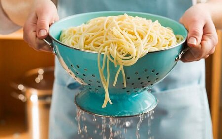 ۷ اشتباه رایج هنگام پخت ماکارونی از زبان آشپزهای ایتالیایی