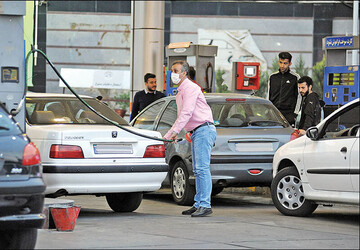 خاندوزی: سهمیه سوخت خودروهای فاقد بیمه قطع شود + نامه