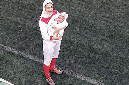 عکس جالب از ملی پوش فوتبال و فرزندش! 
