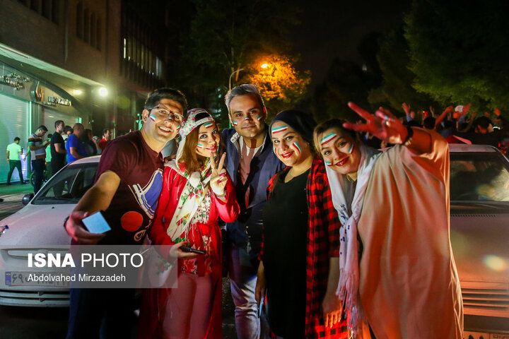 ویدئو / شادی مردم پس از صعود ایران به جام جهانی فوتبال