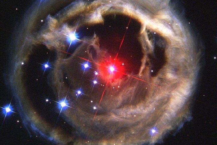 ببینید | فوران عظیم یک ستاره‌ که توسط تلسکوپ فضایی هابل گرفته شده است