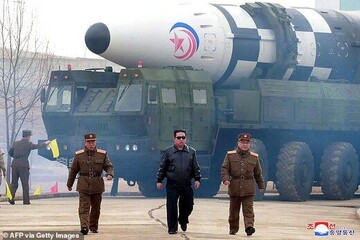 رونمایی کره شمالی از هیولای موشکی خود+تصاویر