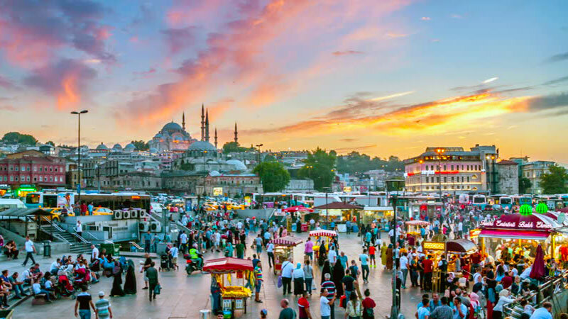 درآمد گردشگری ترکیه به ۱۰۰ میلیارد دلار می رسد