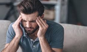 شایع ترین دلایل سردرد را بشناسید | توصیه‌های یک جراح مغز و اعصاب درباره مواجهه با انواع سردردها | دوبینی خطرناک است؟