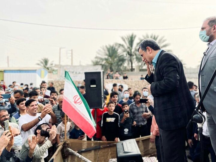 انتقاد تند احمدی نژاد از گرانی های اخیر/ به شخصیت ملت توهین می‌کنید!