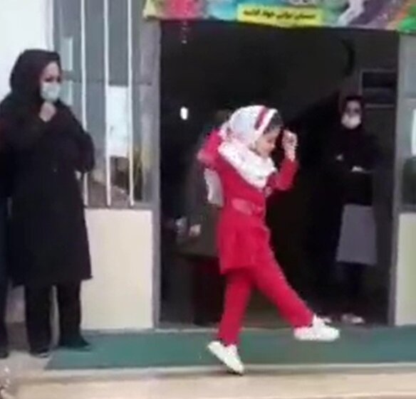 رقص دختر دانش آموز در مدرسه جنجال آفرین شد/ واکنش دبیر امربه معروف و نهی از منکر اصفهان + فیلم