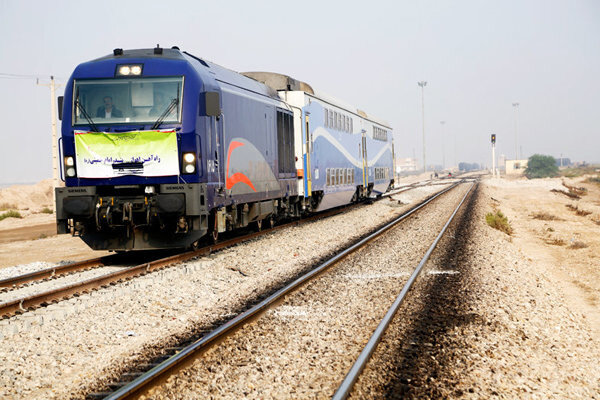 حمل و نقل ریلی در گِل! / مسافران قطار سالانه ۱۰ تا ۲۰ درصد ریزش دارد