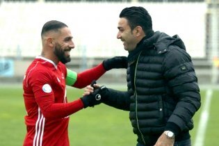 فوری: کاپیتان سابق تیم ملی خرید جدید نکونام/اشکان دژآگه در اردوی فولاد خوزستان حاضر شد