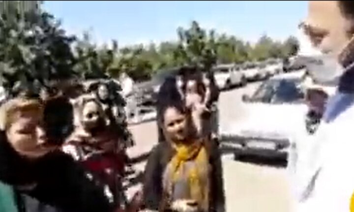 وزارت ورزش تکذیب کرد / مخالف حضور مادران در مسابقات کاراته مشهد نبودیم + ویدیو 