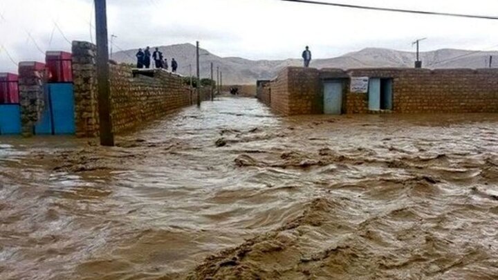 بارش شدید باران / ساکنان بافت تاریخی یزد، منازل خود را تخلیه کنند