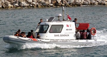 اولین تصاویر لحظه شلیک شناور یونانی به کشتی ترکیه + فیلم