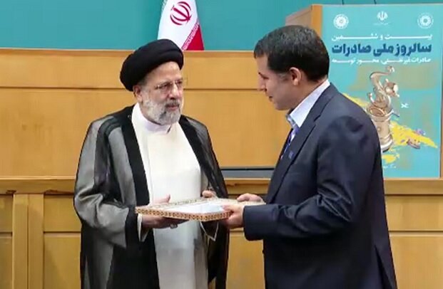 تقدیر رئیس جمهور از ایران یاسا به عنوان صادرکننده ممتاز ملی برای دومین سال متوالی