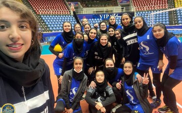 تیم سردار آزمون صدرنشین والیبال زنان + تصاویر