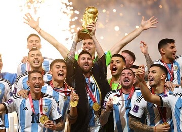 مراسم اهدای جام قهرمانی به تیم ملی آرژانتین