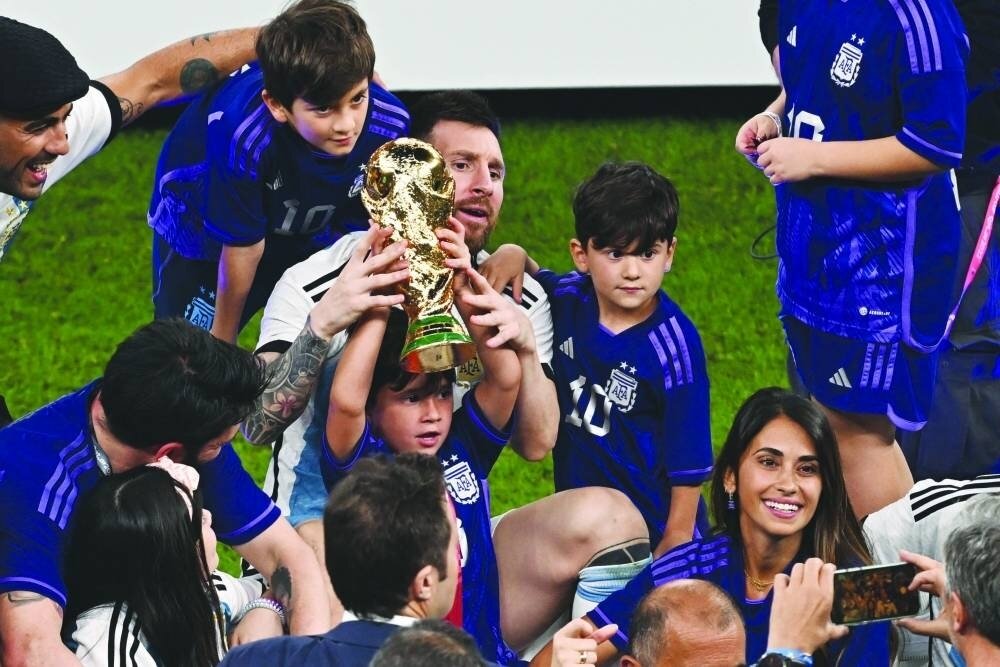 تصاویر جالب از خانواده لیونل مسی پس از فینال جام جهانی!