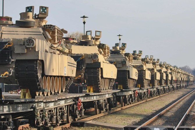 ببینید | صف طولانی تانک‌های آمریکایی در راه اوکراین
