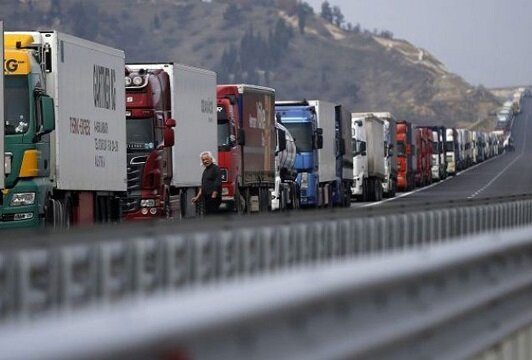۲۵ کامیون که از ایران آمده بودند در مرز عراق بمباران شدند