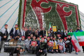حاشیه های جالب راهپیمایی پرشکوه ۲۲ بهمن ۱۴۰۱ + تصاویر