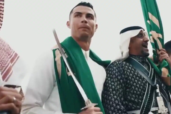 ماجرای پست عربی رونالدو" انا عالمی" /واکنش رونالدو به حضور مسی در الهلال