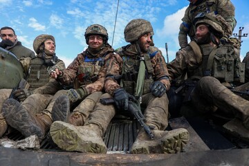 سرباز خوش شانس اوکراینی مرگ را جواب کرد  + فیلم
