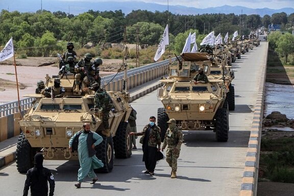 ادعای بلومبرگ: طالبان نیروهای انتحاری را به مرز ایران می‌فرستد!