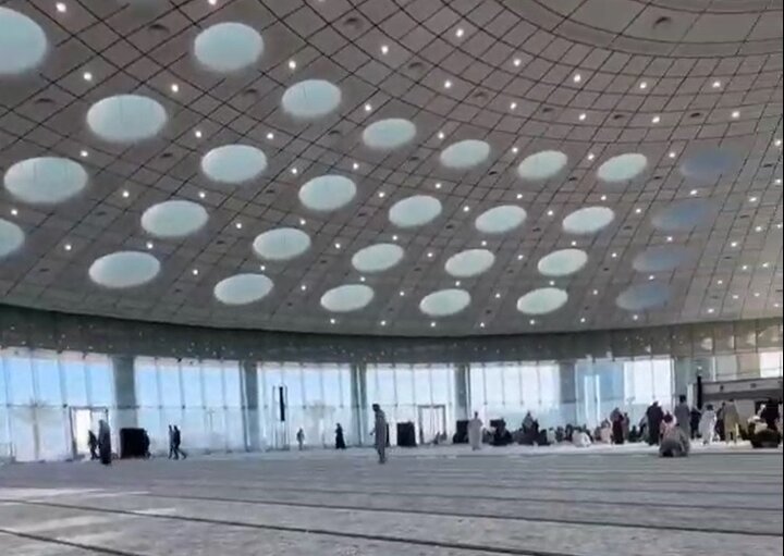 ببینید | نخستین مسجد بسیار بزرگ و بدون ستون جهان در عربستان + فیلم