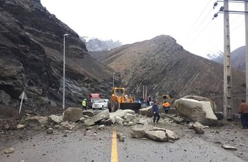آخرین وضعیت جاده‌های چالوس و آزادراه تهران شمال پس از رانش کوه