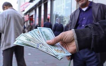 ادامه حذف دلار از سفر ایرانی‌ها به کشورهای همسایه + فیلم
