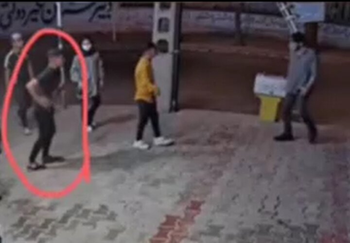 ویدئو: لحظه چاقوکشی و قتل ناجوانمردانه مرد مدافع دختر جوان در سبزوار
