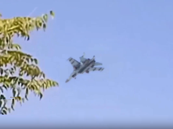 اولین تصاویر از «فرود» سه فروند جنگنده «سوخو ٣۵» در «مهرآباد» + فیلم