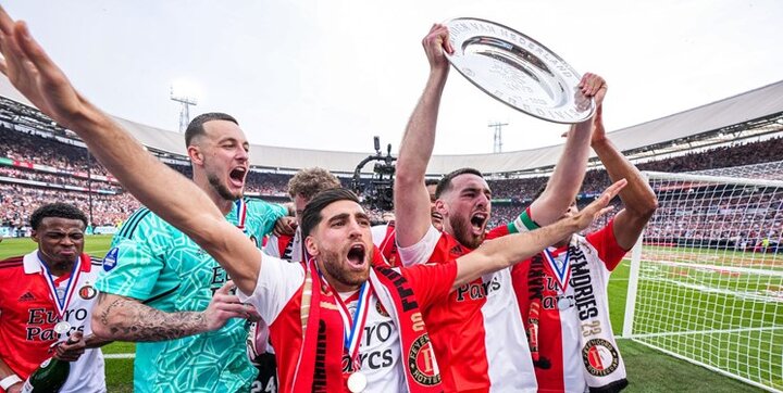 جام قهرمانی لیگ هلند در دستان جهانبخش + عکس و فیلم