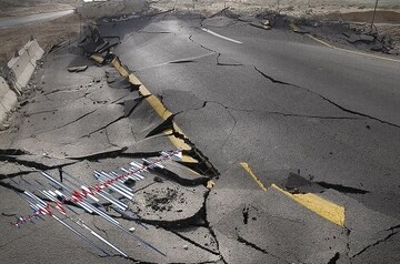زمین‌لرزه‌ بزرگی در راه است / پیشگوی هلندی باز هم تاریخ جدید اعلام کرد + عکس